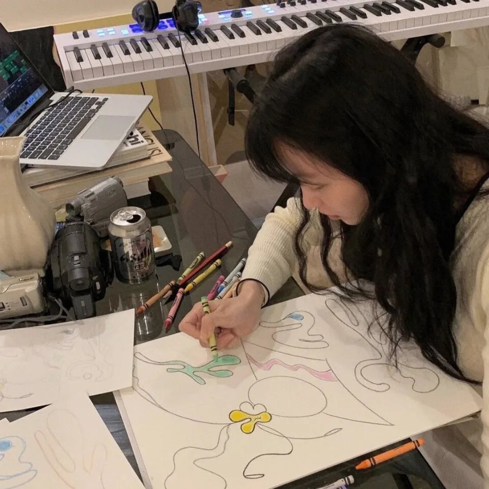 白发相依胜春风